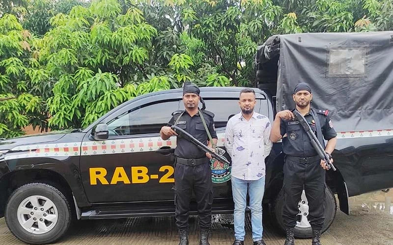 মাইক্রোবাসচালক হত্যা মামলার সাজাপ্রাপ্ত আসামি গ্রেপ্তার