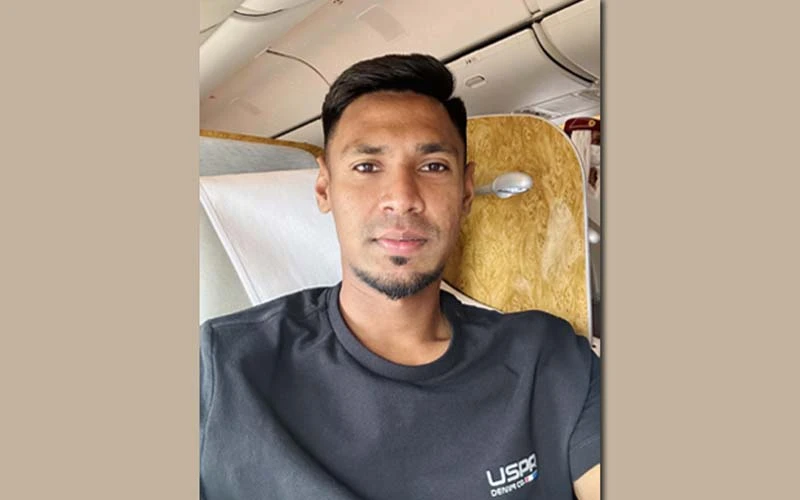 আইপিএল থেকে ফিরে ইংল্যান্ডের বিমান ধরলেন মোস্তাফিজ